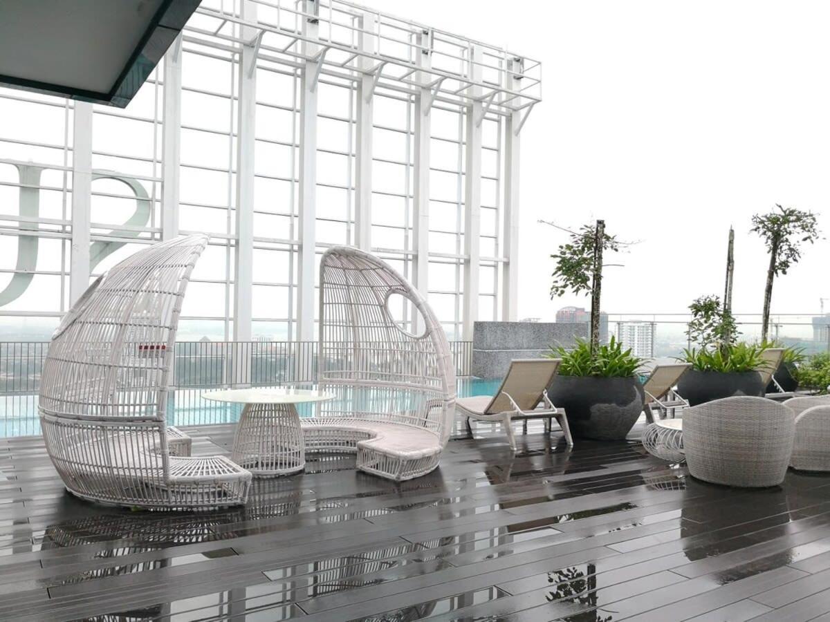 A Stylish High-Floor 2Br Suasana Suites Views Johor Bahru Exterior photo